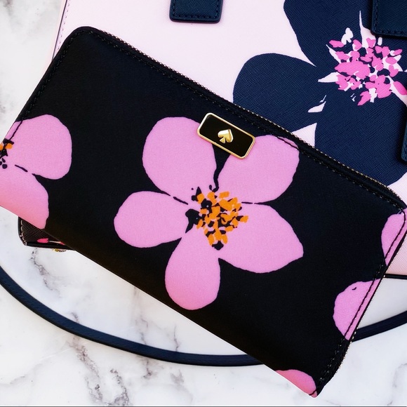 SALE‼️‼️ NWT Kate Spade Zip Wallet Floral - Picture 6 of 7